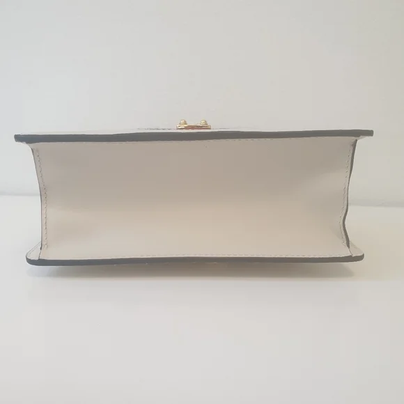 Host pick 💎 Price slashed Gucci sylvie mini handbag 👜 - Picture 10 of 12